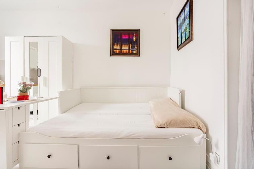 Paris Tourist Apartment, France Stains Exterior photo