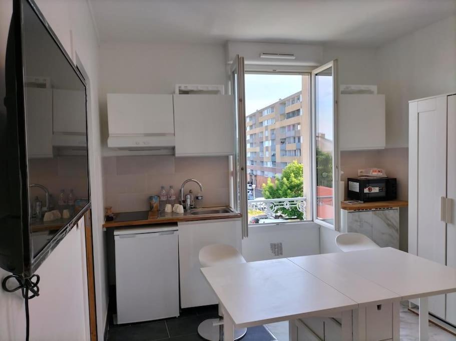 Paris Tourist Apartment, France Stains Exterior photo