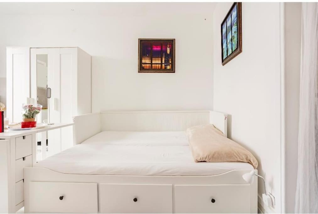Paris Tourist Apartment, France Stains Exterior photo