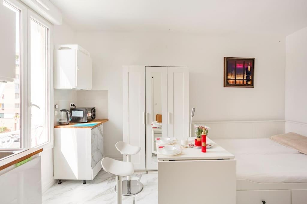 Paris Tourist Apartment, France Stains Exterior photo